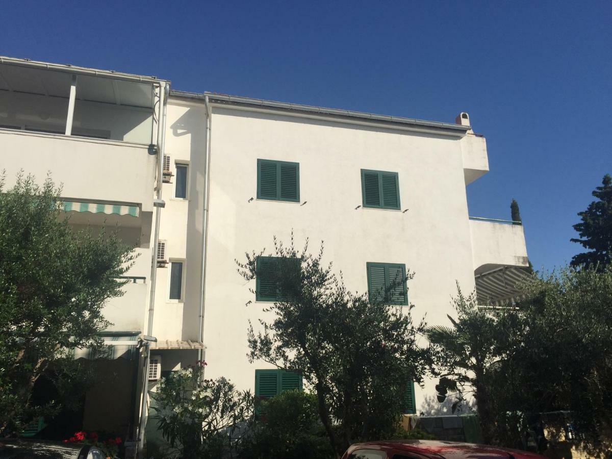 Ivana Apartment With Terrace Novalja Exterior photo